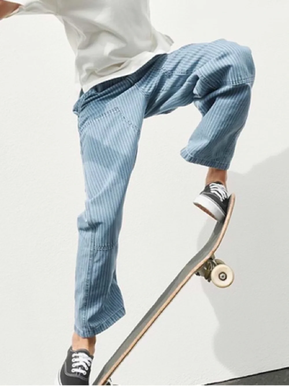 Like new Kids GAP Relaxed Light Blue Pinstripe Jeans